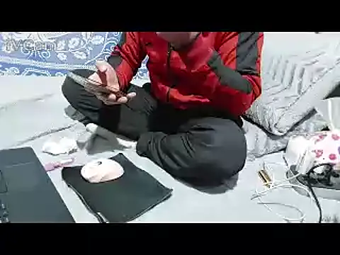 yazinyazin1 online show from February 24, 8:42 pm