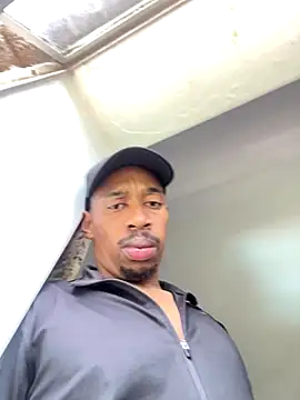 fitsexyman online show from December 17, 10:22 am