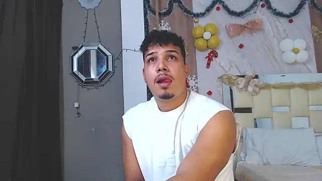 taylor collins  online show from December 15, 11:13 pm