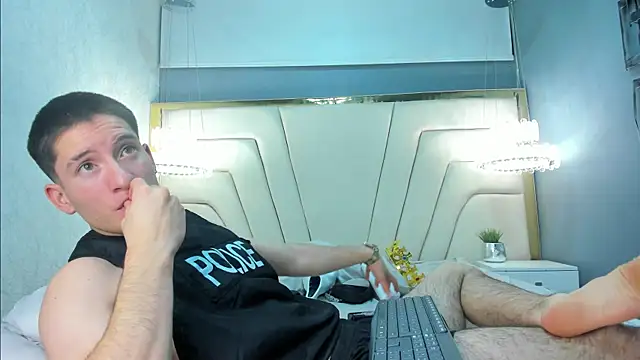 Snapshot of HunterHeat_ chatting on September 21, 1:11 pm HunterHeat  online show from September 21, 1:11 pm