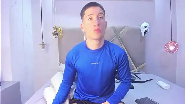 Snapshot of HunterHeat_ chatting on October 16, 12:13 pm HunterHeat  online show from October 16, 12:13 pm