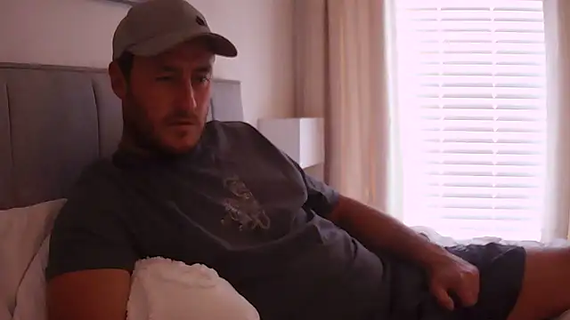 Londonlad818 online show from September 24, 1:31 pm