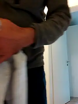 Snapshot of Oldmenhot66 chatting on October 10, 2:44 pm Oldmenhot66 online show from October 10, 2:44 pm