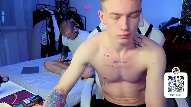 c10h15on1 online show from March 7, 3:26 am