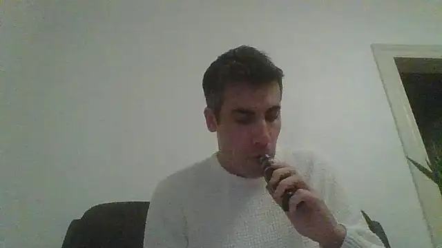 JulioIsHere4you online show from November 25, 11:07 pm