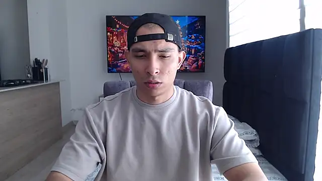 Auron Demon01 online show from December 14, 6:37 pm