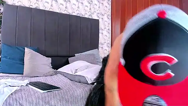 Snapshot of samu_aristisabal chatting on September 30, 1:36 pm samu aristisabal online show from September 30, 1:36 pm