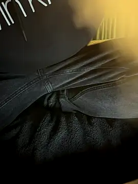 Snapshot of Digitalmodels chatting on October 24, 11:12 am Digitalmodels online show from October 24, 11:12 am