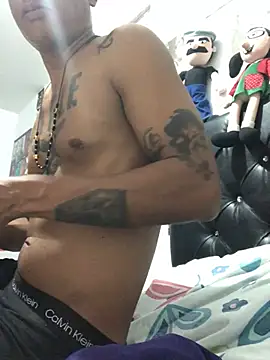 elpeluchenegroxxx3 online show from February 27, 4:02 am