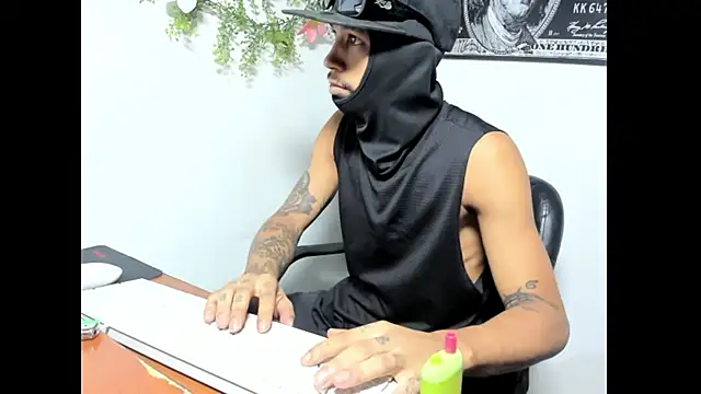 carl jhonson821 online show from November 2, 10:41 am