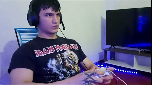 ErickWalton online show from November 25, 6:59 am