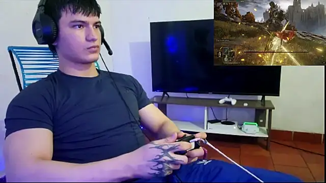 ErickWalton online show from November 8, 5:43 am