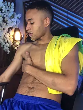 B Wild online show from October 5, 4:49 am