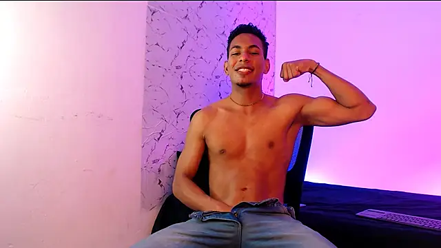 lorian vikel online show from January 10, 9:06 pm