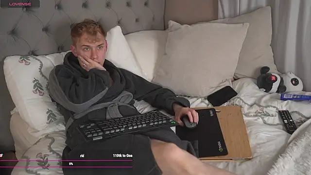 scottishtwink01 online show from June 12, 10:07 pm