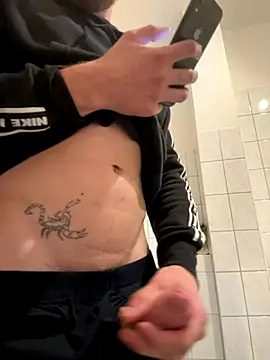 Snapshot of Immerhartundgeil chatting on September 14, 11:29 pm Immerhartundgeil online show from September 14, 11:29 pm