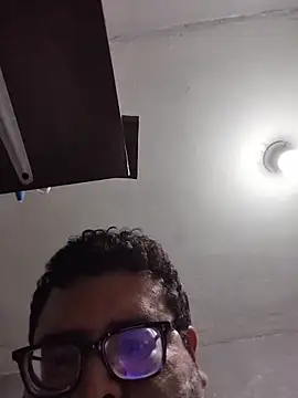 Santiagoqro85 online show from March 29, 6:30 pm