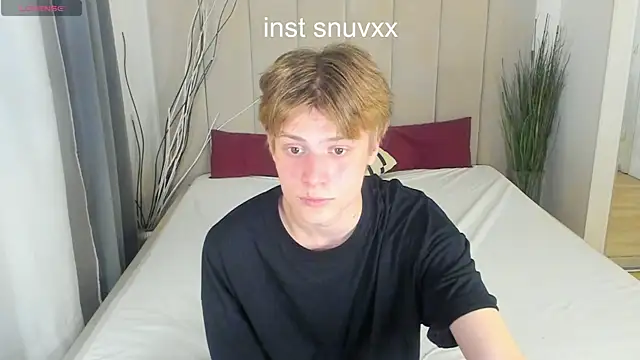 Snapshot of LouieEvans chatting on October 27, 7:38 pm LouieEvans online show from October 27, 7:38 pm