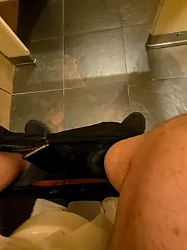 maxelbueno online show from November 2, 9:30 pm