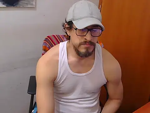 GuivernoStud online show from September 22, 8:30 pm