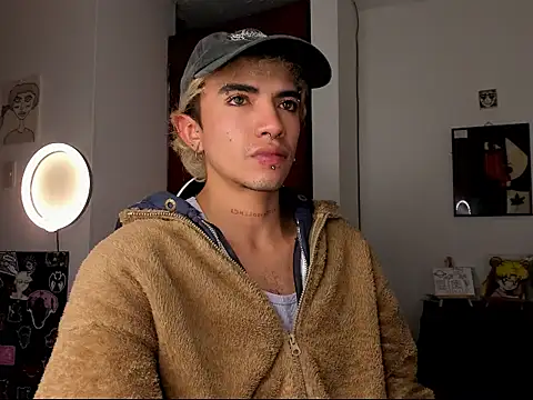 Snapshot of guynextdo0r chatting on October 11, 9:30 pm guynextdo0r online show from October 11, 9:30 pm