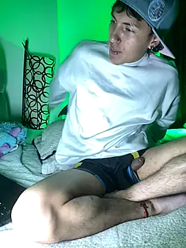 NaytonFreeman online show from October 22, 11:41 pm