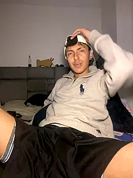 NaytonFreeman online show from October 13, 11:33 pm