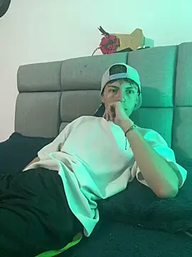 NaytonFreeman online show from February 23, 12:18 pm