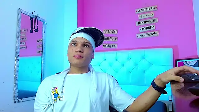 Snapshot of EL_VENEZOLANO_22CM chatting on October 26, 2:46 am EL VENEZOLANO 22CM online show from October 26, 2:46 am