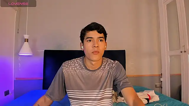 SandroVeyra online show from December 14, 12:34 pm