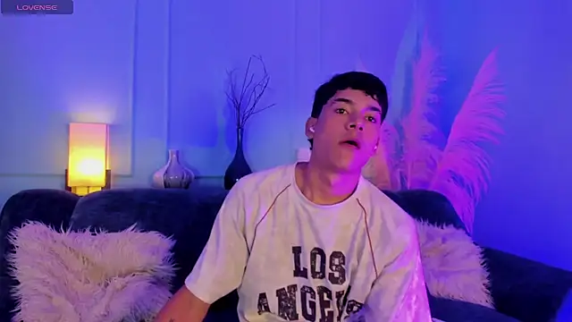 SandroVeyra online show from November 4, 1:28 am