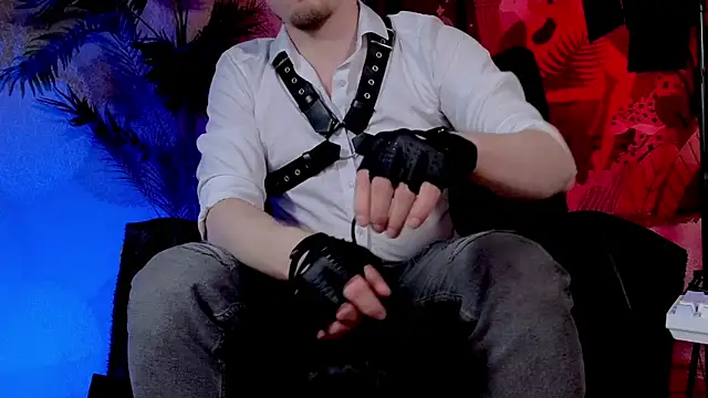 Vincent Hardman online show from April 7, 8:20 pm