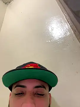 LeoPR00 online show from December 16, 2:46 pm