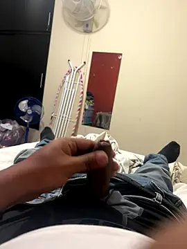 Snapshot of dannybs05 chatting on October 17, 5:44 am dannybs05 online show from October 17, 5:44 am