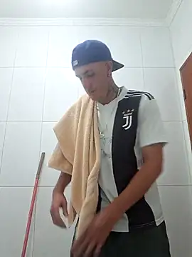 Snapshot of Bottz777 chatting on October 5, 9:41 pm Bottz777 online show from October 5, 9:41 pm