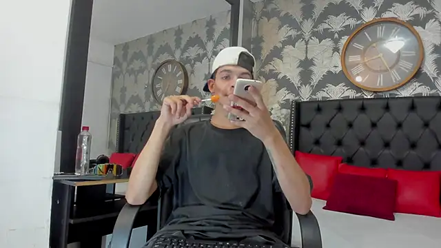 Alan Smitthy online show from September 22, 6:40 pm