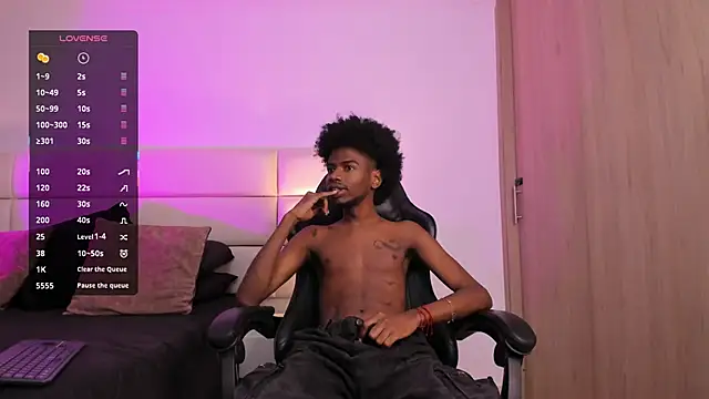 AllexJacob online show from November 12, 1:28 pm