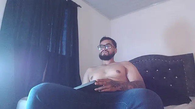 Chrys harris77 online show from April 9, 11:00 pm