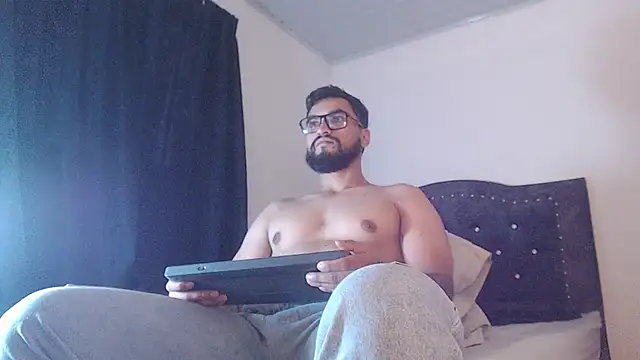 Chrys harris77 online show from April 10, 11:01 pm