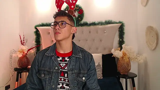 SalvadorFit online show from December 18, 10:06 pm