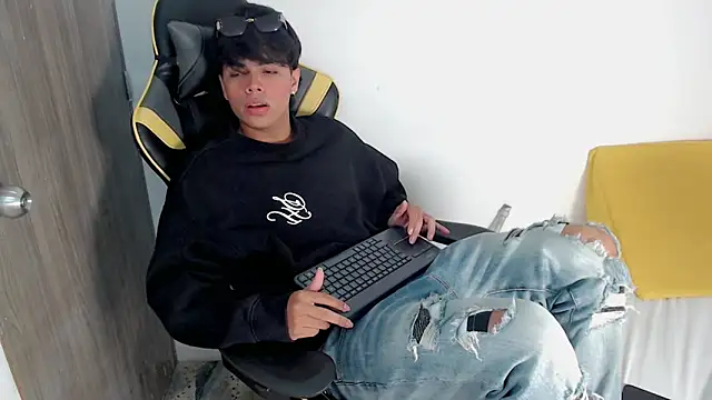 Kray x online show from September 25, 9:35 pm