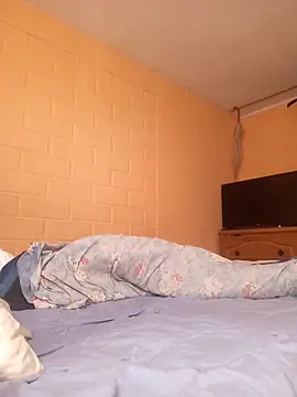 Lionardovssf35 online show from December 22, 1:52 pm