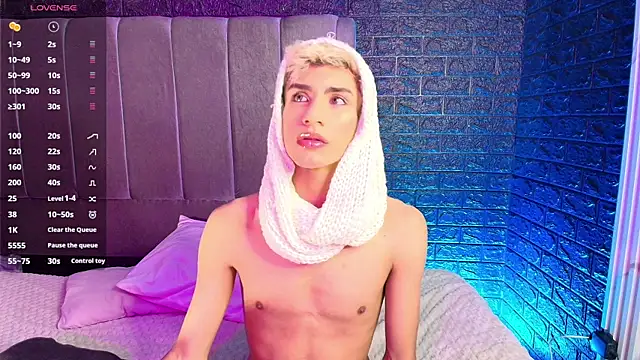 Erick Velveth online show from November 12, 5:13 am