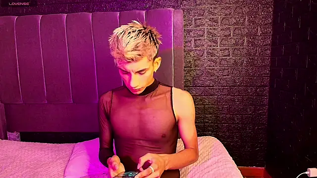 Erick Velveth online show from November 9, 5:44 am