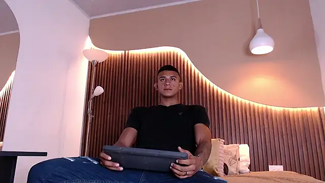 Aiden steel online show from November 20, 1:54 pm