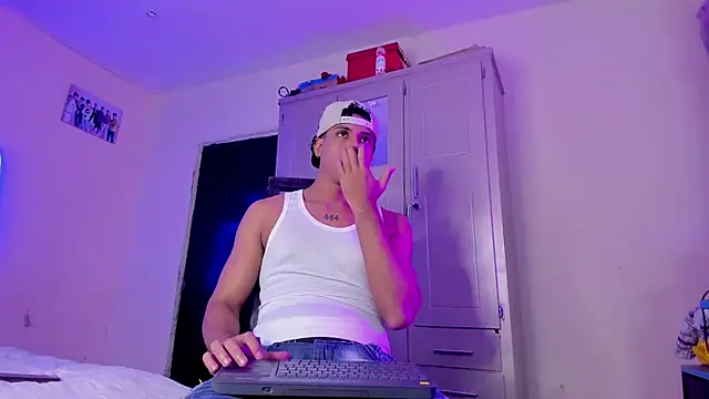 Glader31 online show from November 20, 10:08 pm