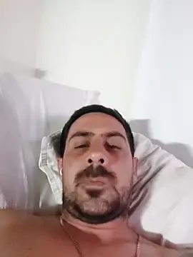 Snapshot of coherro3 chatting on October 15, 2:08 am coherro3 online show from October 15, 2:08 am