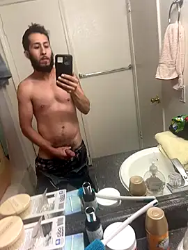 Snapshot of YawledHominid chatting on October 5, 9:19 pm YawledHominid online show from October 5, 9:19 pm