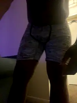 Snapshot of girlwatt chatting on October 23, 5:33 am girlwatt online show from October 23, 5:33 am