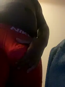 Snapshot of girlwatt chatting on October 20, 11:41 pm girlwatt online show from October 20, 11:41 pm